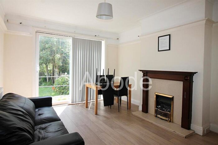 5 Bedroom House To Rent In St Chads Drive, Headingley, Leeds, LS6