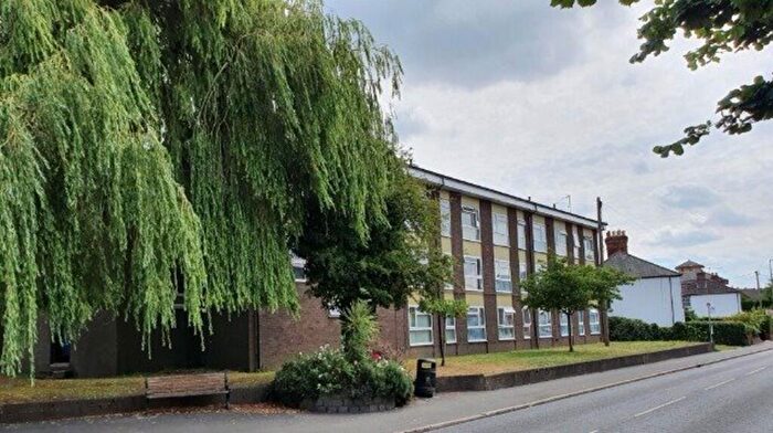 2 Bedroom Flat To Rent In Bourne End, , Blind Lane, SL8