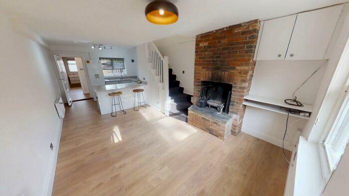 2 Bedroom House To Rent In Lascombe Lane, Pilgrims, GU3