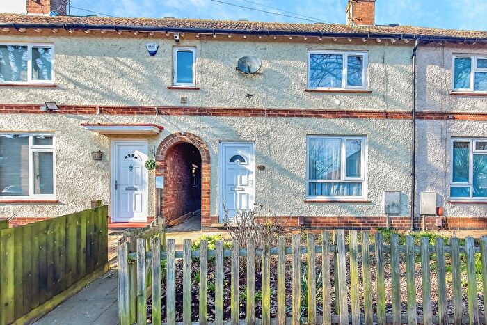 2 Bedroom Terraced House For Sale In Oak Road, Kettering, NN15