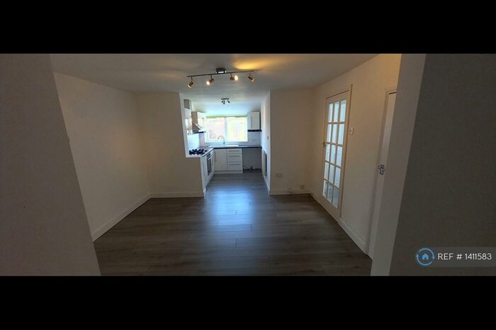 1 Bedroom Flat To Rent In Windermere Road, Patchway, Bristol, BS34