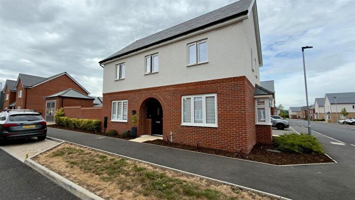 4 Bedroom Detached House For Sale In Banbury Drive, Hampton Water, Peterborough, PE7
