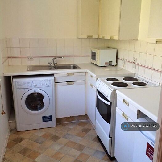 1 Bedroom Flat To Rent In Vicars Bridge Close, Wembley, HA0
