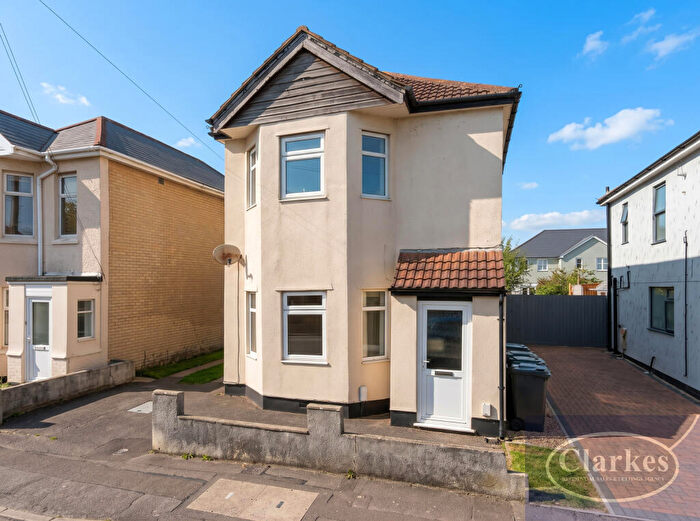 6 Bedroom Detached House To Rent In Columbia Road, Ensbury Park, Dorset, BH10