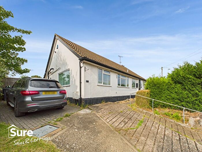 5 Bedroom Bungalow To Rent In Lawn Lane, Hemel Hempstead, Hertfordshire, HP3