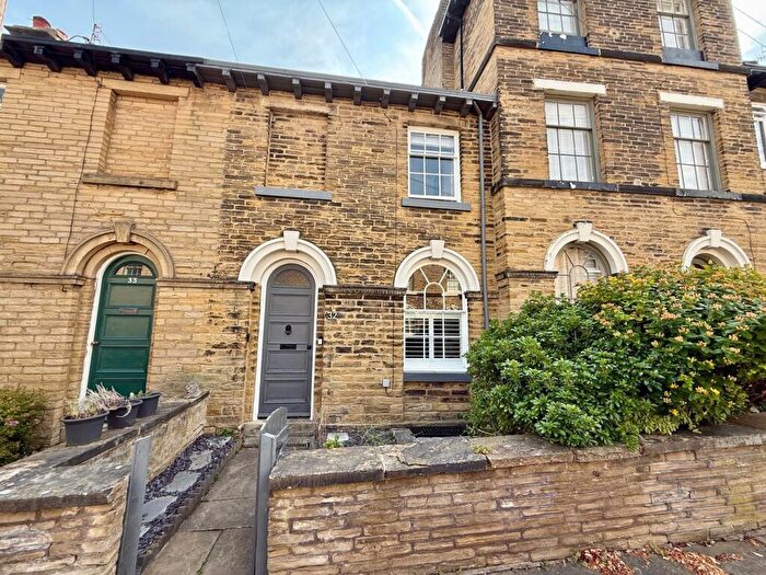 2 Bedroom Terraced House For Sale In George Street, Saltaire, Shipley, BD18