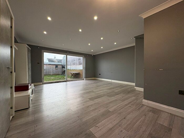 4 Bedroom Terraced House To Rent In Bevis Close, Dartford, DA2