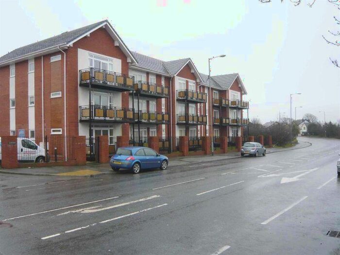 2 Bedroom Flat To Rent In Hulton Mount, St Helens Road, Bolton, BL3