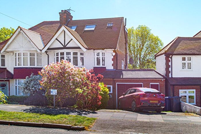 5 Bedroom Semi-Detached House For Sale In Friary Road, North Finchley, London, N12