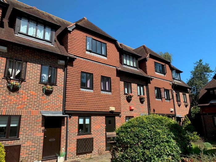 4 Bedroom Property To Rent In Linden Chase, Linden Grove, Canterbury, CT2