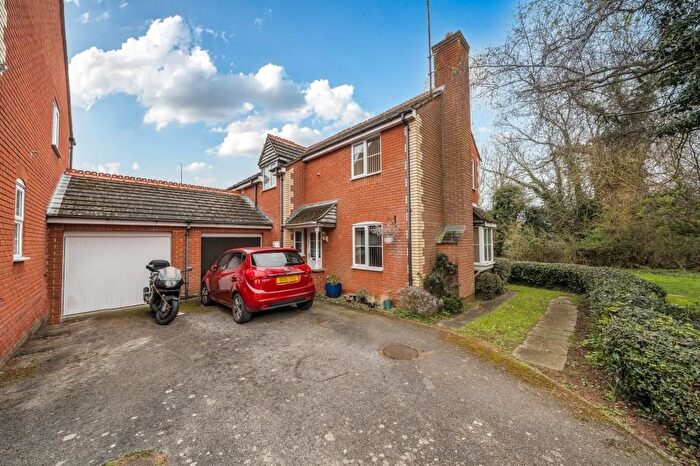 4 Bedroom Detached House For Sale In Yeftly Drive, Oxford, OX4
