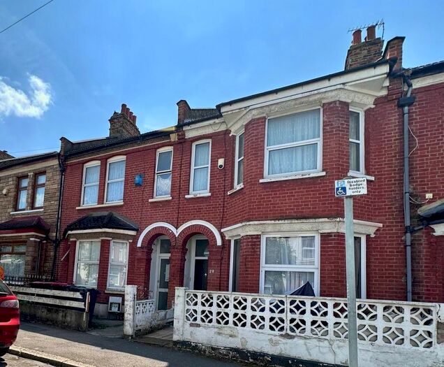 1 Bedroom Studio To Rent In Pitcairn Road, Mitcham, CR4