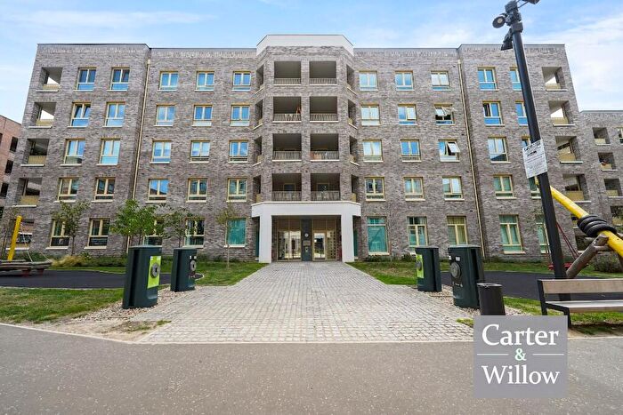 3 Bedroom Flat To Rent In Rose Apartments, Frogley Park, Barking, IG11