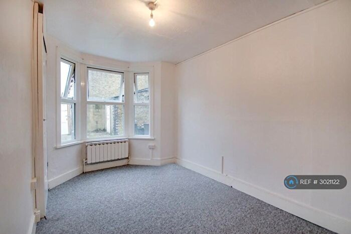 1 Bedroom Flat To Rent In Queens Road, London, E17