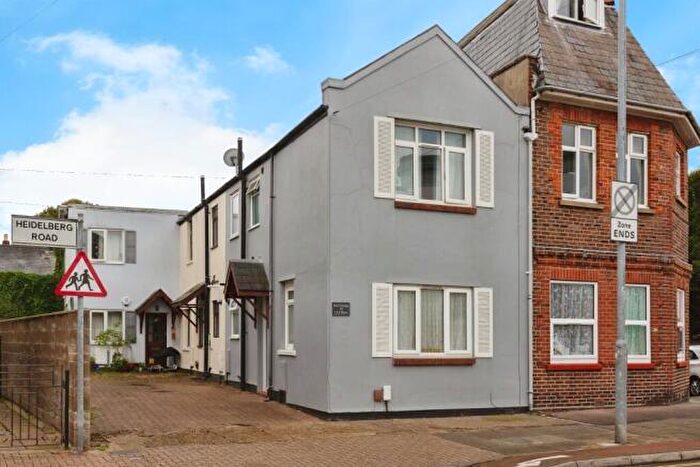 1 Bedroom House To Rent In Devonshire Square, Southsea, PO4