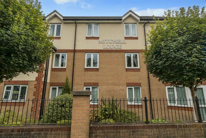 1 Bedroom Retirement Property For Sale In Mitchell Lodge, Bitterne, Southampton, SO18
