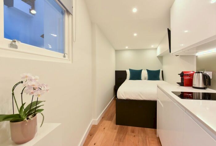 Studio To Rent In Penywern Road, London, SW5