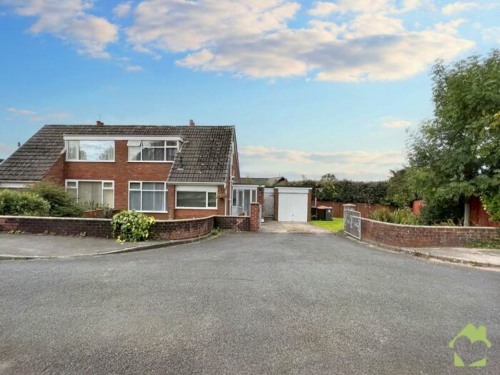 4 Bedroom Detached House For Sale In Lakeland Close, Forton, Preston, PR3