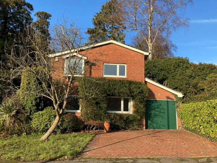 4 Bedroom Detached House To Rent In Bassett Green Drive, Southampton, SO16