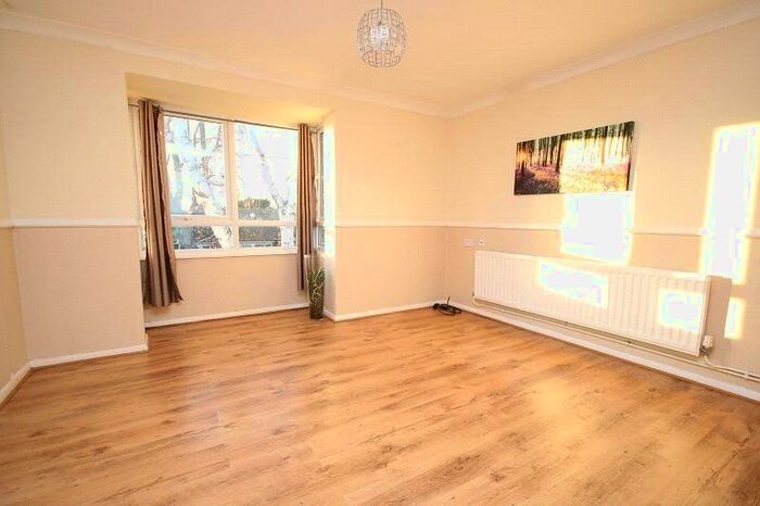 1 Bedroom Flat To Rent In Widgeons, Pitsea, Basildon, SS13