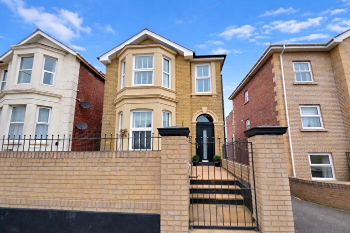 3 Bedroom Detached House For Sale In Beautiful Family Home * Shanklin, PO37