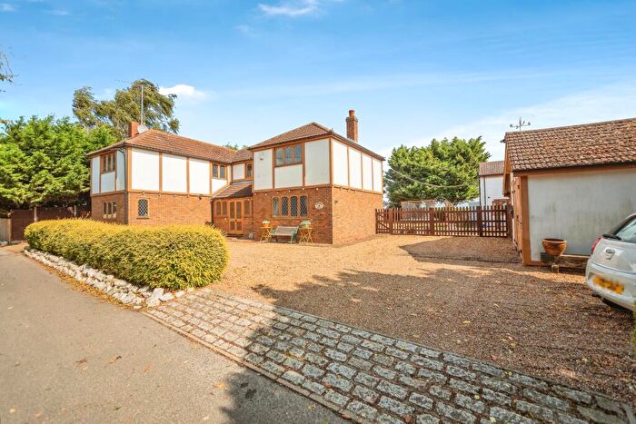 5 Bedroom Detached House For Sale In Jacobs Lane, Hoo, Rochester, Kent, ME3