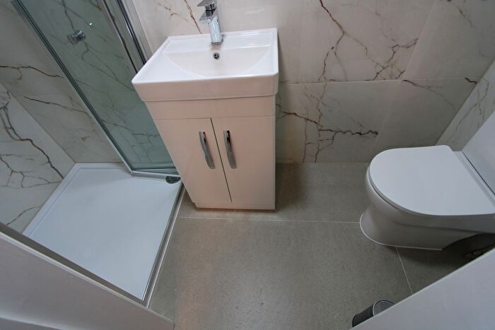 3 Bedroom Maisonette To Rent In Southwood Drive, Surbiton, KT5