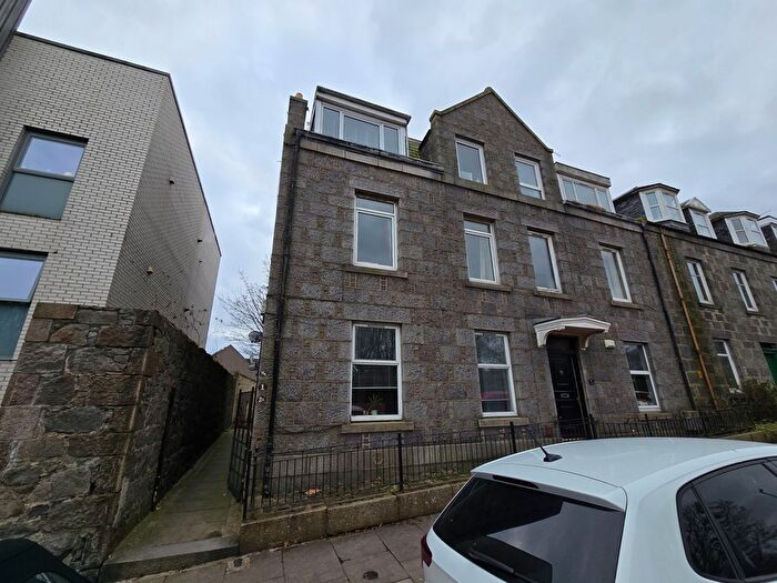 2 Bedroom Flat For Sale In Merkland Road, Old Aberdeen, Aberdeen, AB24