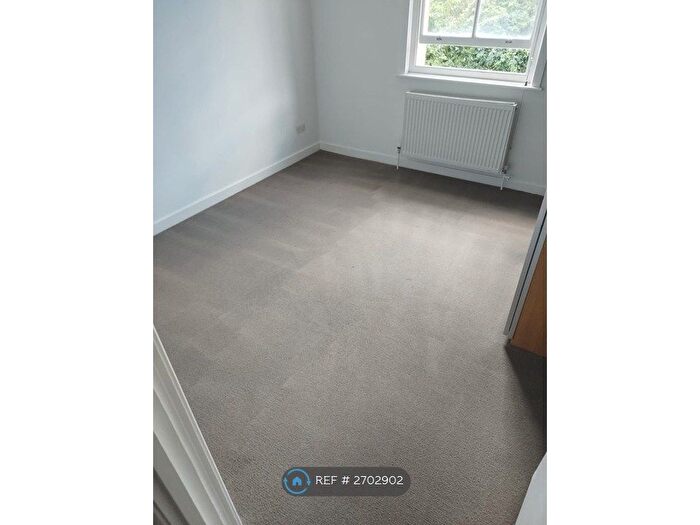 2 Bedroom Flat To Rent In Streatley Road, London, NW6