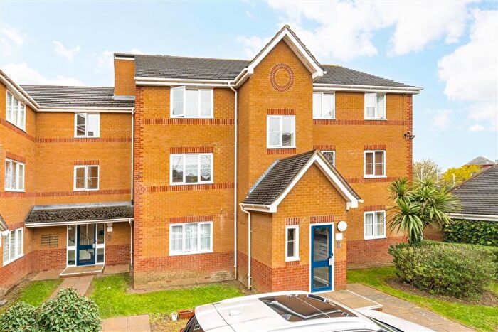1 Bedroom Flat For Sale In Dairyman Close, Cricklewood, NW2