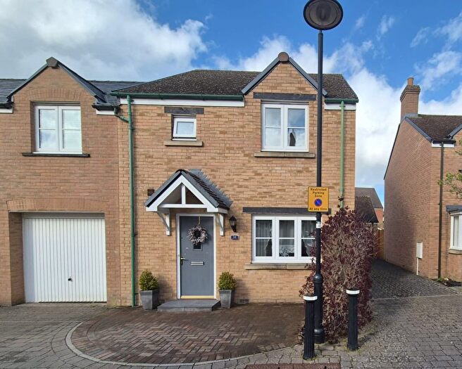 3 Bedroom End Terrace House For Sale In Offerton Road, East Wichel, Swindon, SN1