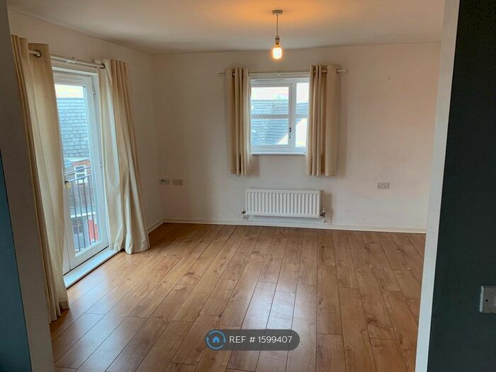 2 Bedroom Flat To Rent In Fairmount Road, Worcester, WR4
