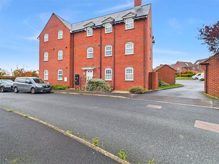 1 Bedroom Flat To Rent In Kiln Avenue, Chinnor, Oxfordshire, OX39