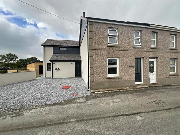3 Bedroom Semi-Detached House For Sale In Llangadog, SA19