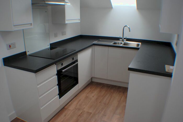 1 Bedroom Flat To Rent In Bargates, Christchurch BH23