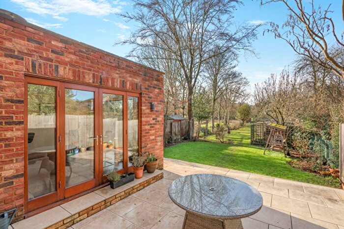 5 Bedroom Semi Detached House For Sale In Firs Path, Leighton Buzzard, LU7