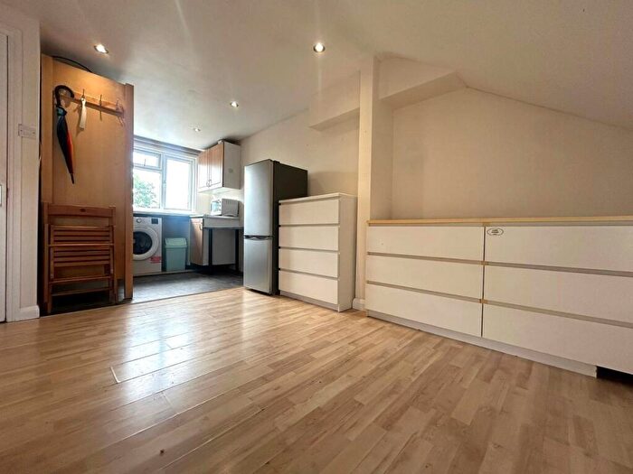 Studio To Rent In Peel Road, Harrow, HA3
