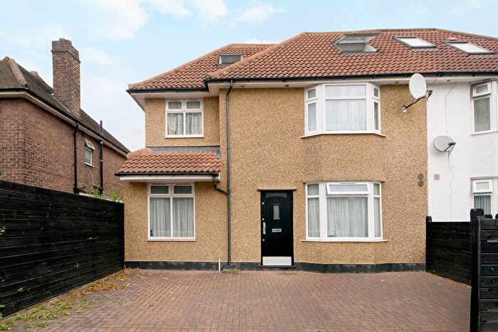 1 Bedroom Flat To Rent In Noel Road, West Acton, London, W3