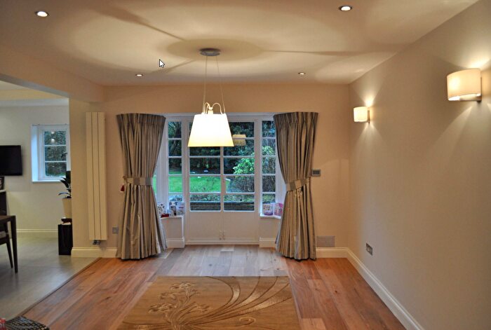 4 Bedroom Semi Detached House To Rent In Harford Walk, London, N2