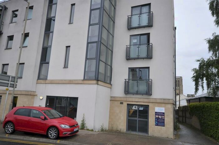 1 Bedroom Flat To Rent In Apartment Millennium Plaza Warwick Place Cheltenham, GL52