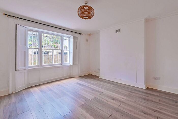 1 Bedroom Flat For Sale In Mildmay Grove South, Islington, London, N1