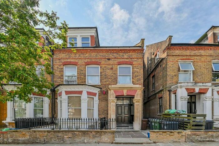 Studio To Rent In Gloucester Drive, Finsbury Park, London, N4