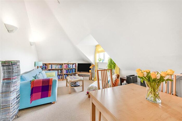 1 Bedroom Flat For Sale In Dartmouth Road, NW2
