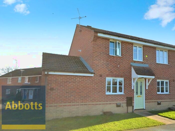 2 Bedroom House To Rent In Wallace Close - Kings Lynn, PE30