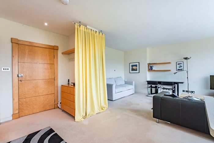 1 Bedroom Studio To Rent In Grosvenor Road, London, SW1V