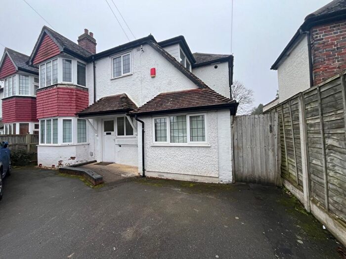 2 Bedroom Flat To Rent In Warwick Road, Solihull, West Midlands, B91