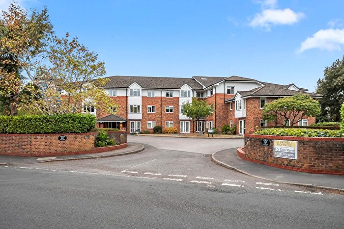 2 Bedroom Flat For Sale In Crockford Park Road, Addlestone, KT15