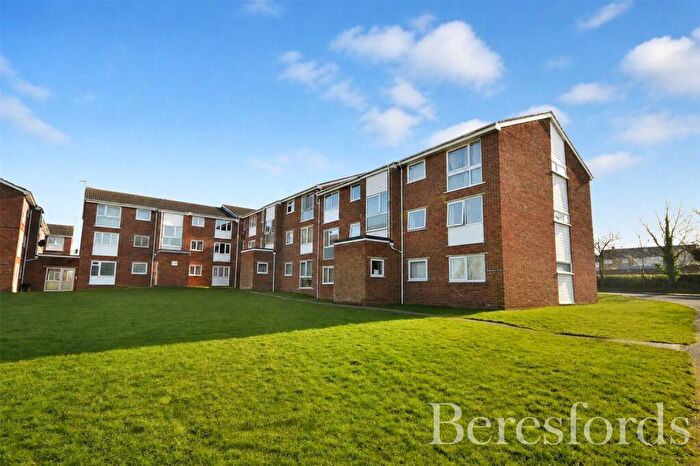2 Bedroom Apartment To Rent In Trafalgar Court, CM7