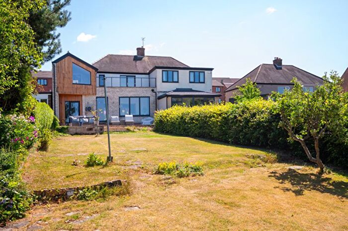 3 Bedroom Semi-Detached House For Sale In Holmley Lane, Dronfield, S18