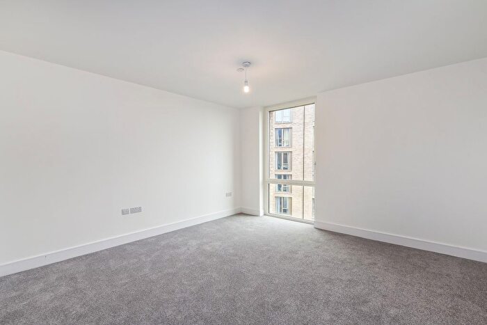 2 Bedroom Flat To Rent In Alwyne Court, Garnet Place, West Drayton, UB7